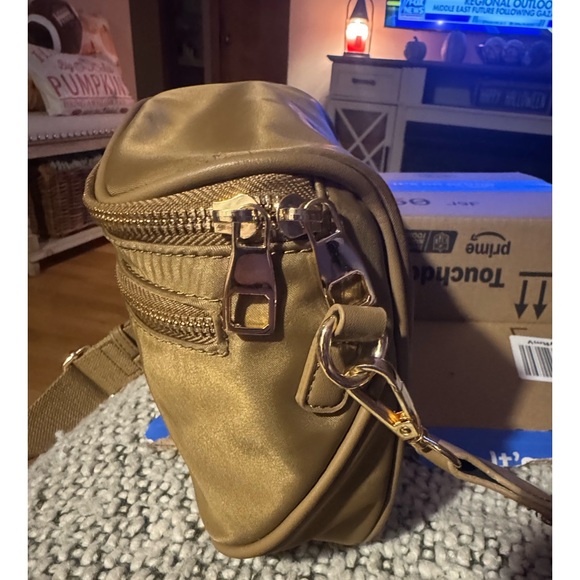 Ello Kahki Crossbody Bag with Gold hardware - Picture 4 of 14